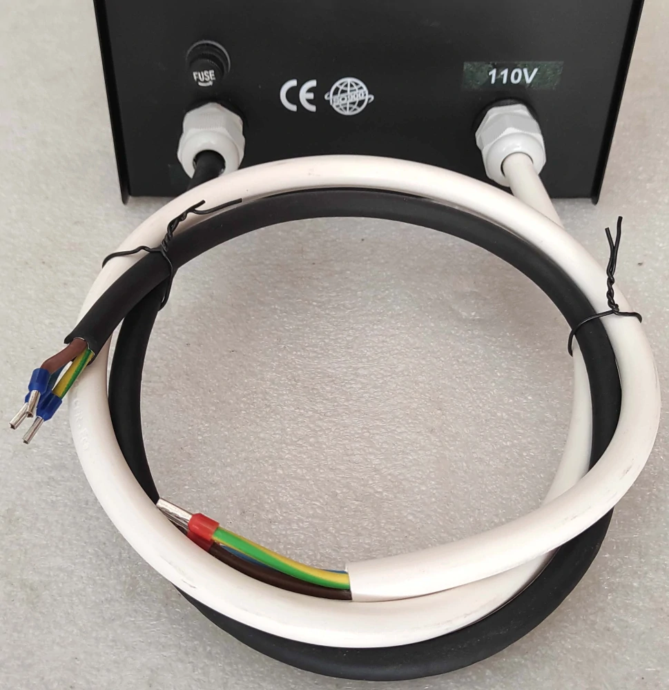 Měnič napětí 3000W pro karavany